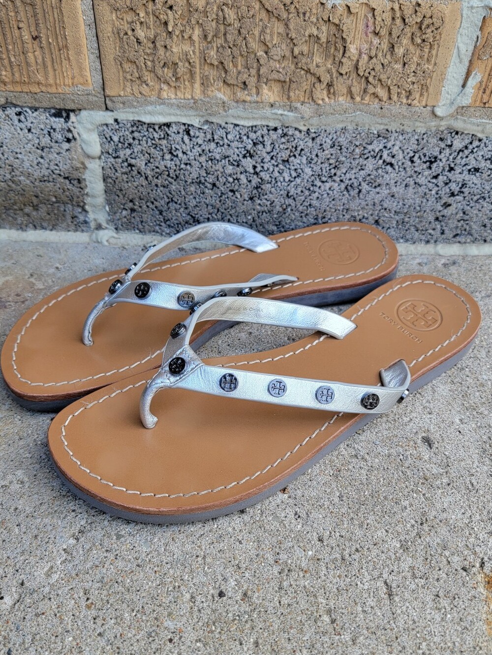 Tory Burch Silver Gunmetal Logo Ricki Thong Sandals 8